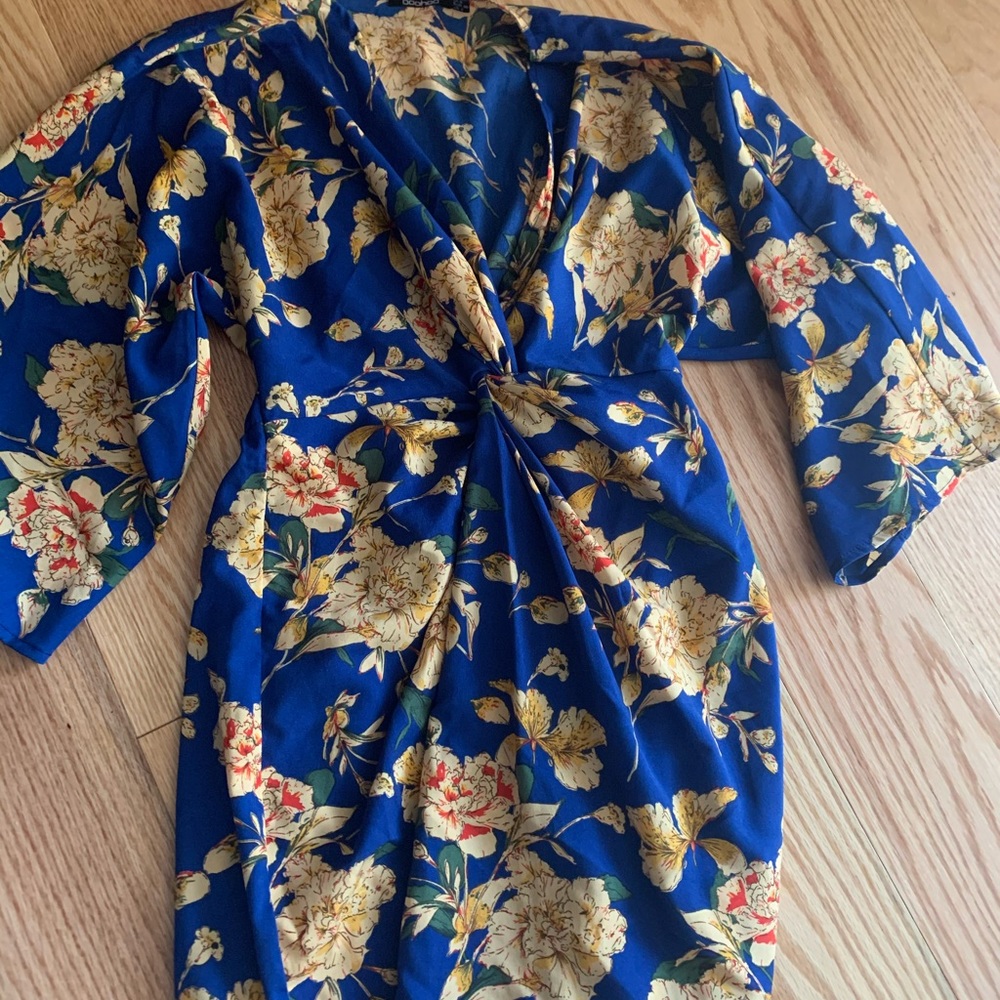 Boohoo kimono style dress sz 4